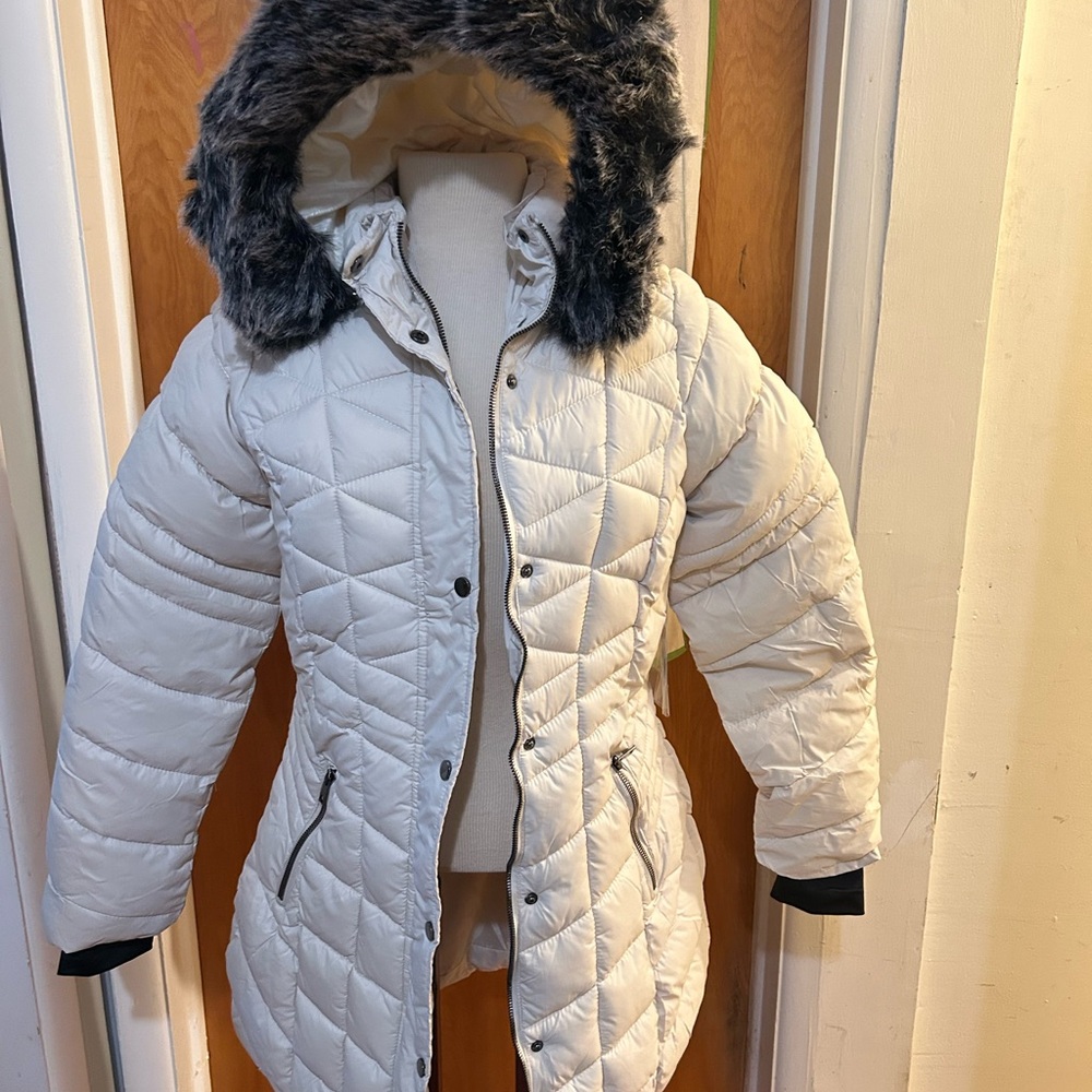 YMI Women's White Quilted Puffer Jacket with Faux Fur Hood